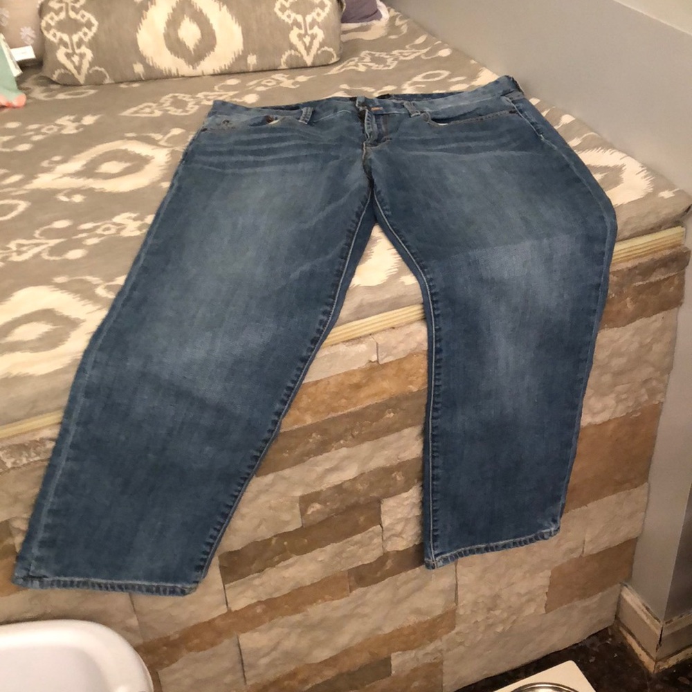 Lucky brand cropped jeans. Size 12
